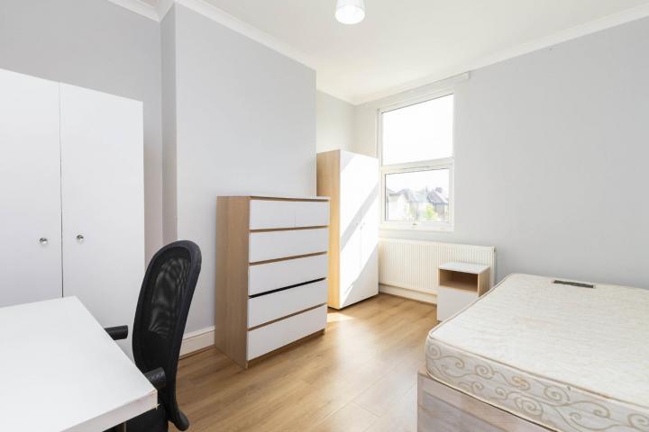 Modern and Central Apartment Hamilton Road, Dollis Hill